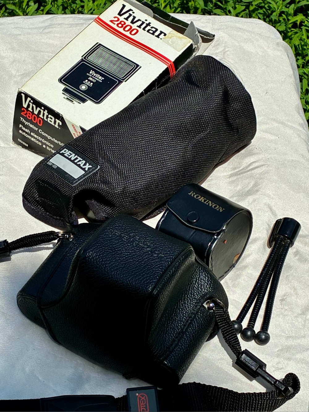 Like New! Vtg. Pentax camera, lens’s, flash and accessory carry bag and cases.